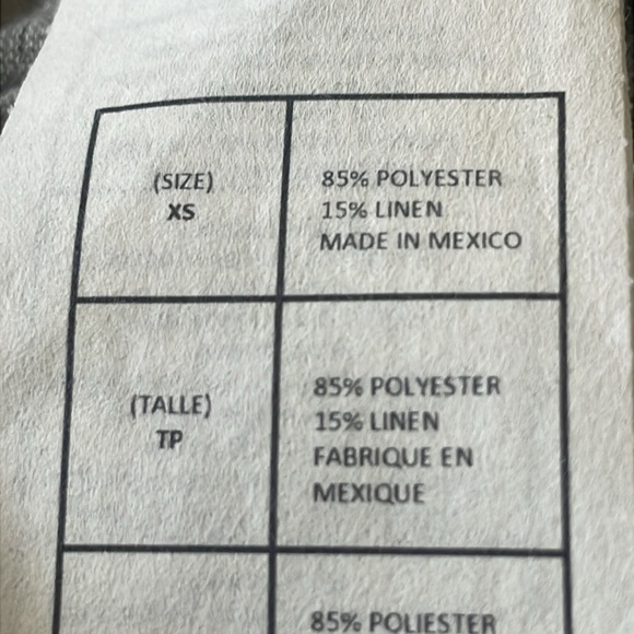 Disney Parks Women’s Heather Gray V-neck T-Shirt size (XS). - Picture 8 of 8